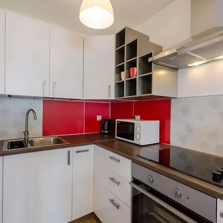 In 39131 Apartment *