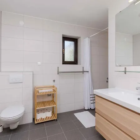 In 39131 Apartment Novi Vinodolski