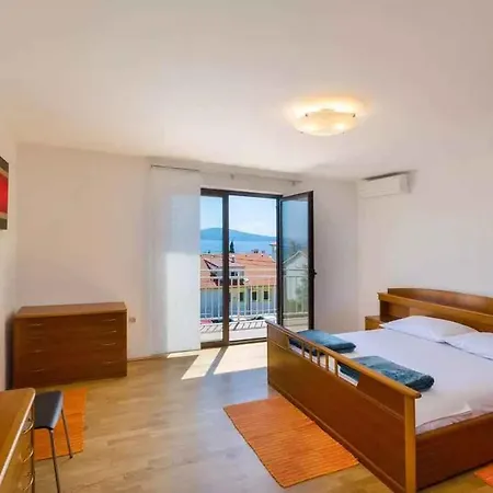 Apartment In 39131